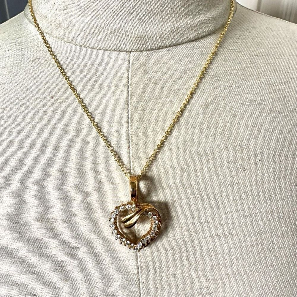 Gold tone heart faux rhinestone pendant necklace